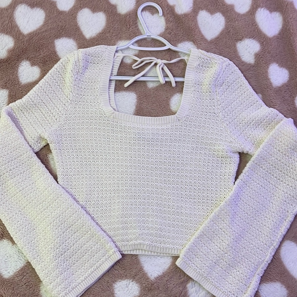 White knitted Hollister top, barely worn
